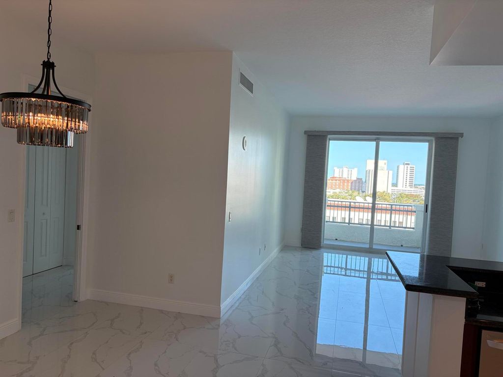 Photo of 403 S Sapodilla Avenue #707(Ph 1-7), West Palm Beach, FL 33401 (MLS # R11163044)