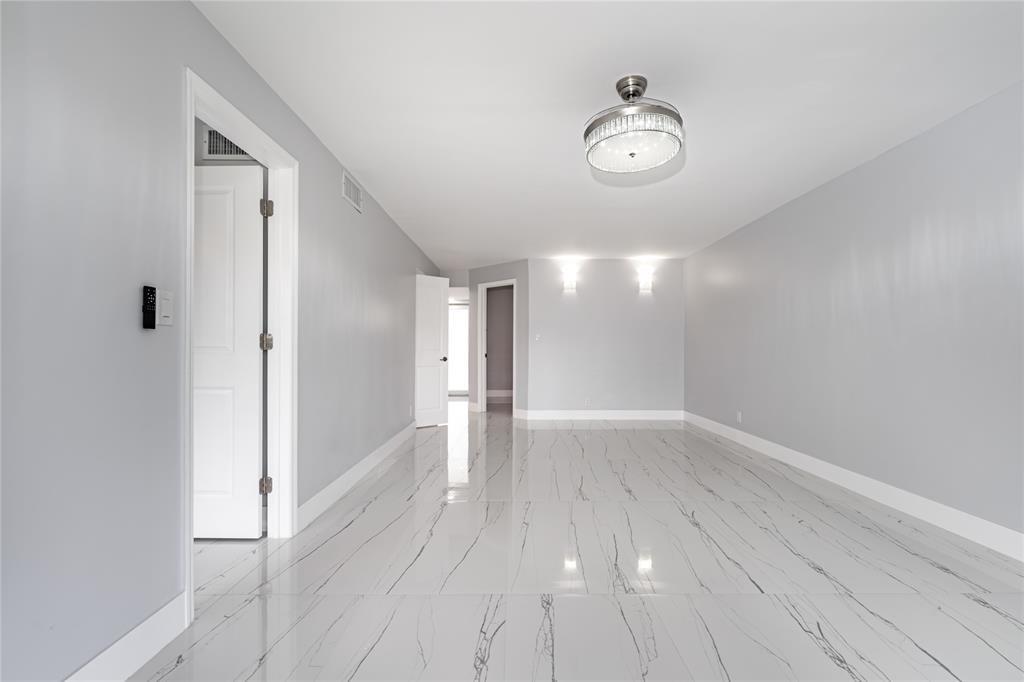 HOLLYBROOK GOLF & TENNIS - Residential