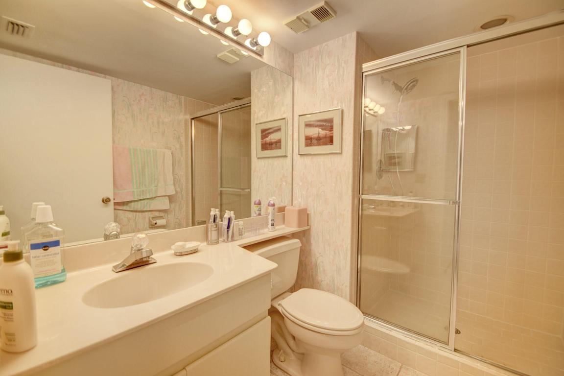 GLENEAGLES CONDO VI - Residential Lease