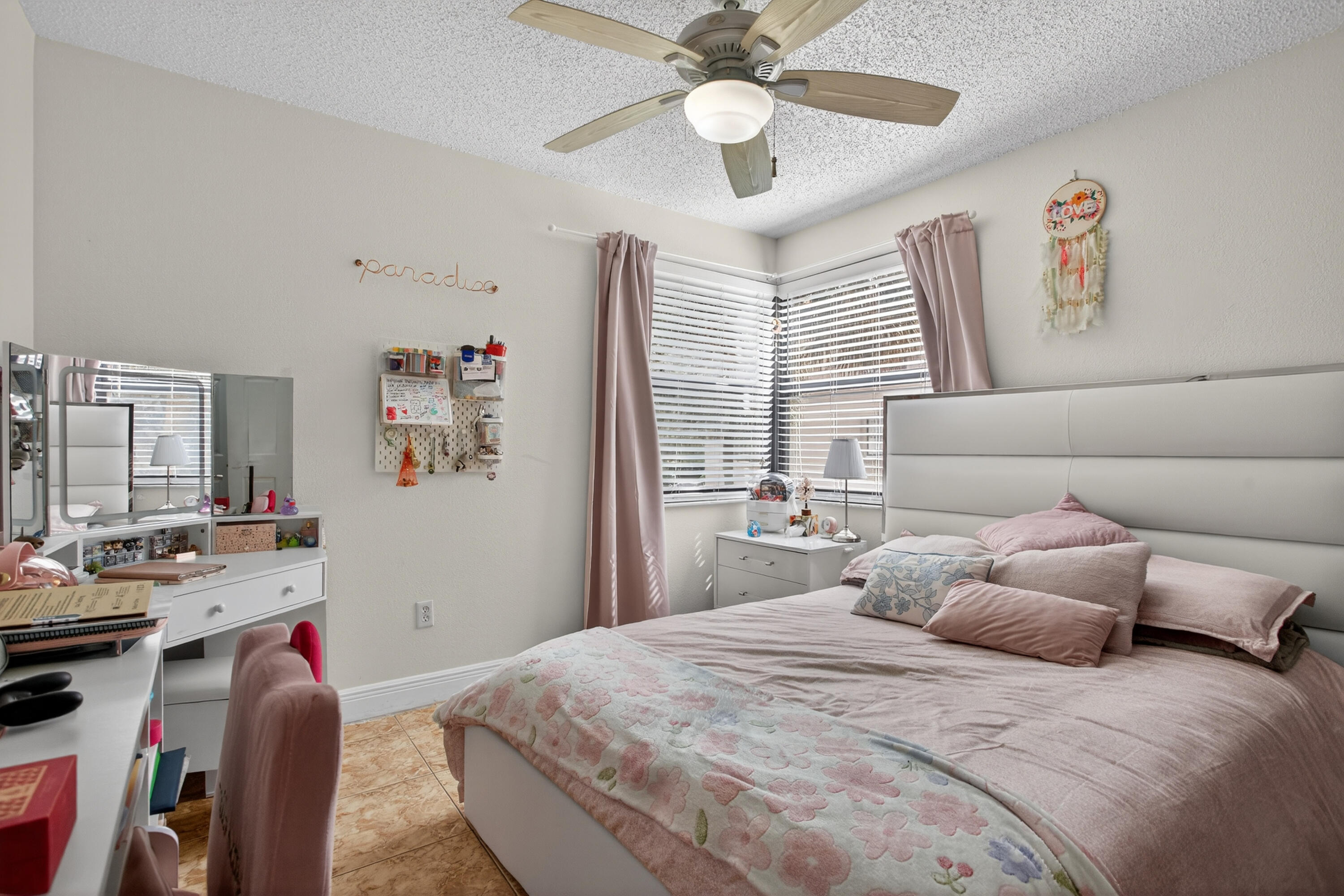 BAYVIEW VILLAGE E CONDO - Residential