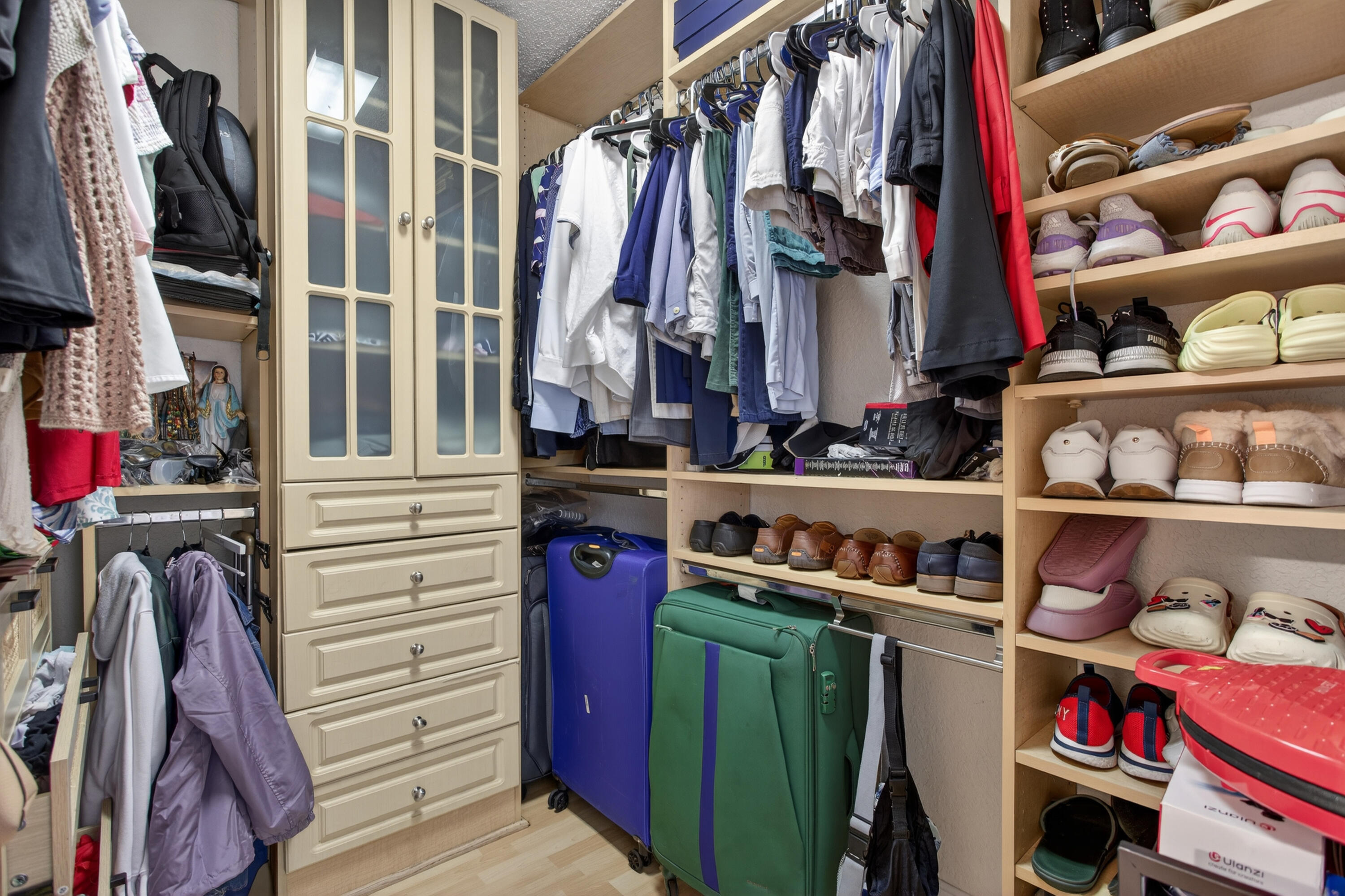 BAYVIEW VILLAGE E CONDO - Residential