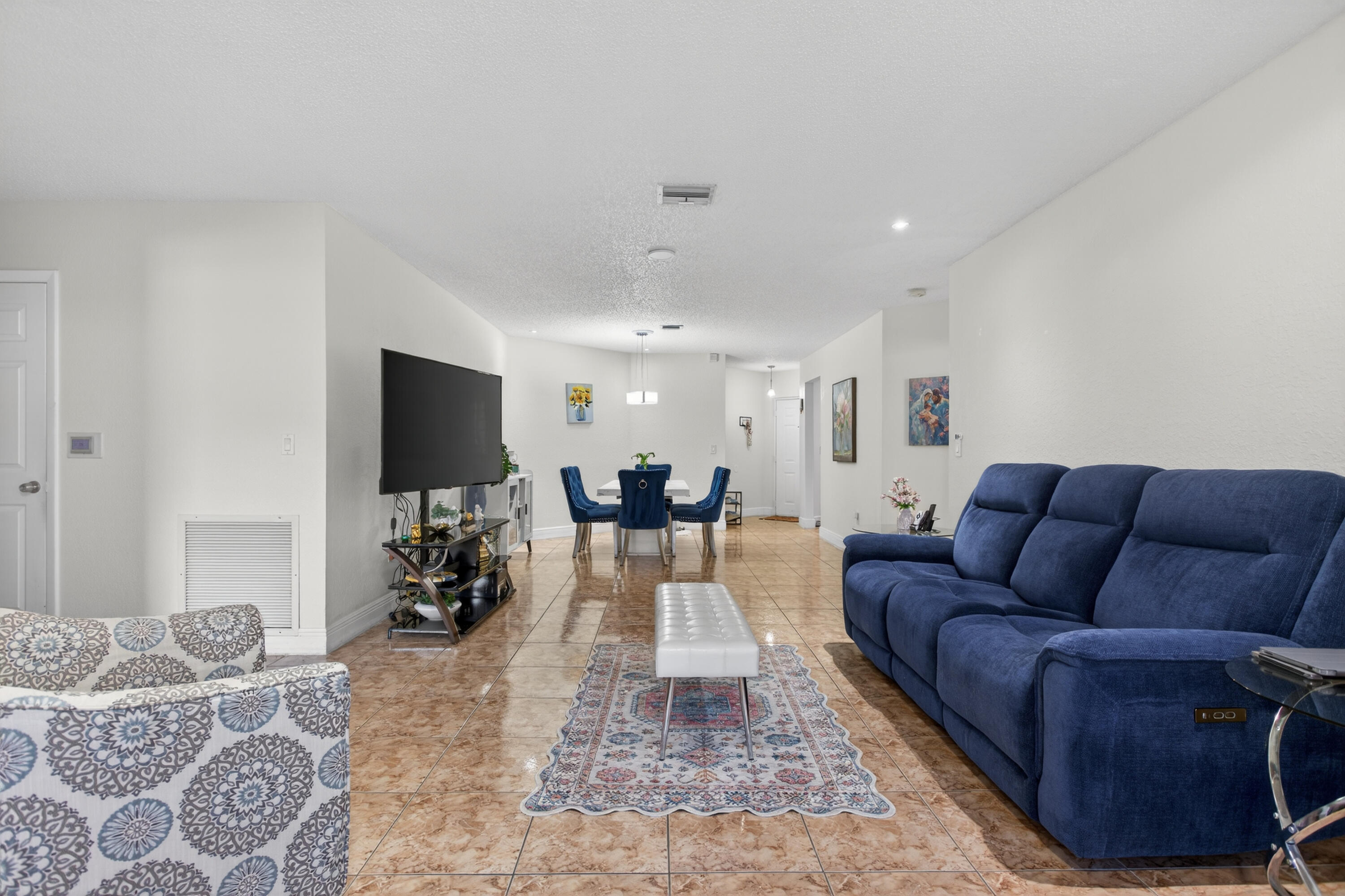 BAYVIEW VILLAGE E CONDO - Residential