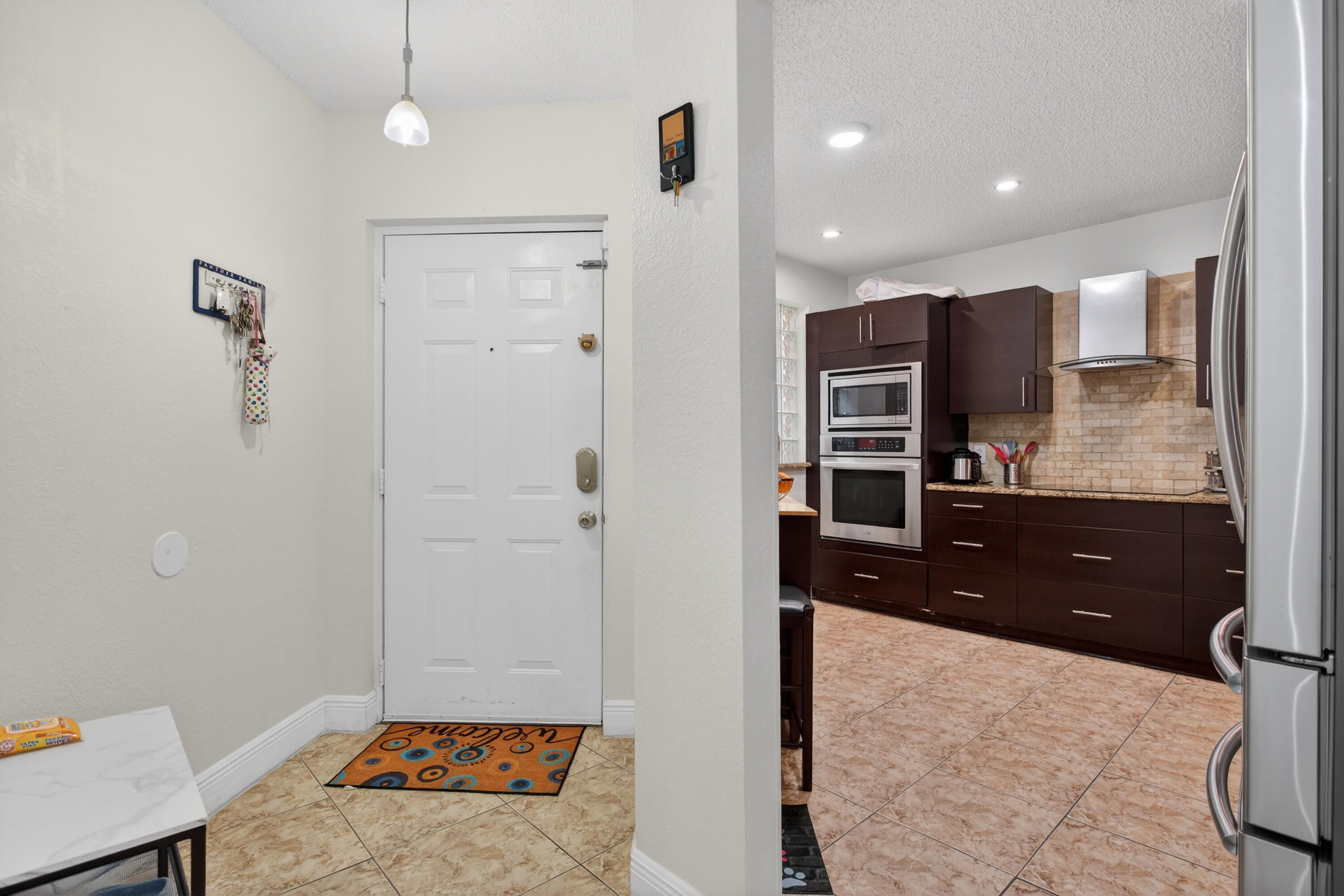 BAYVIEW VILLAGE E CONDO - Residential