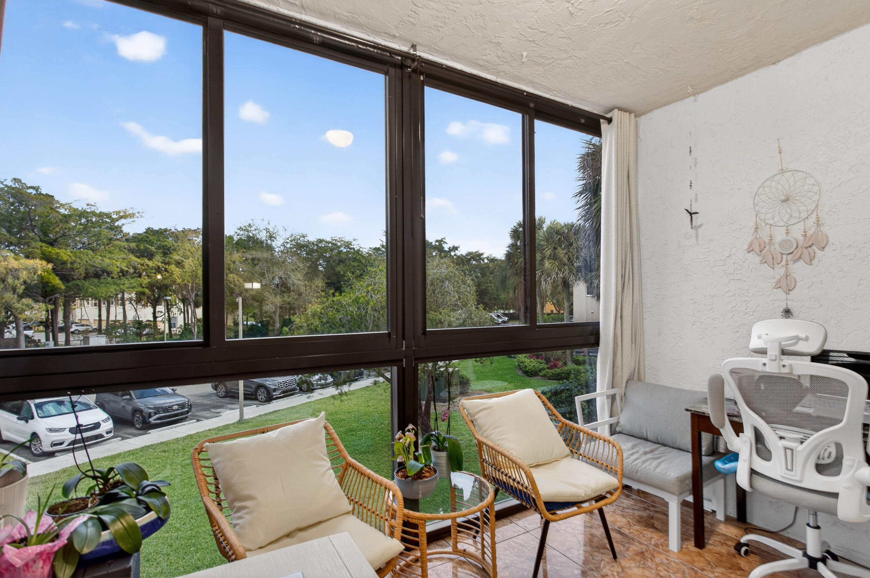 BAYVIEW VILLAGE E CONDO - Residential