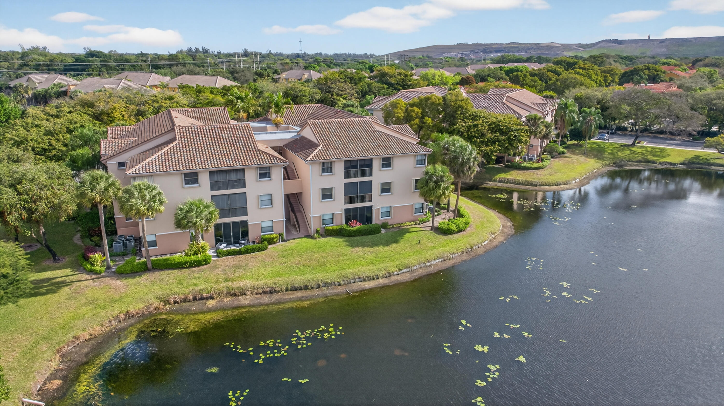 BAYVIEW VILLAGE E CONDO - Residential