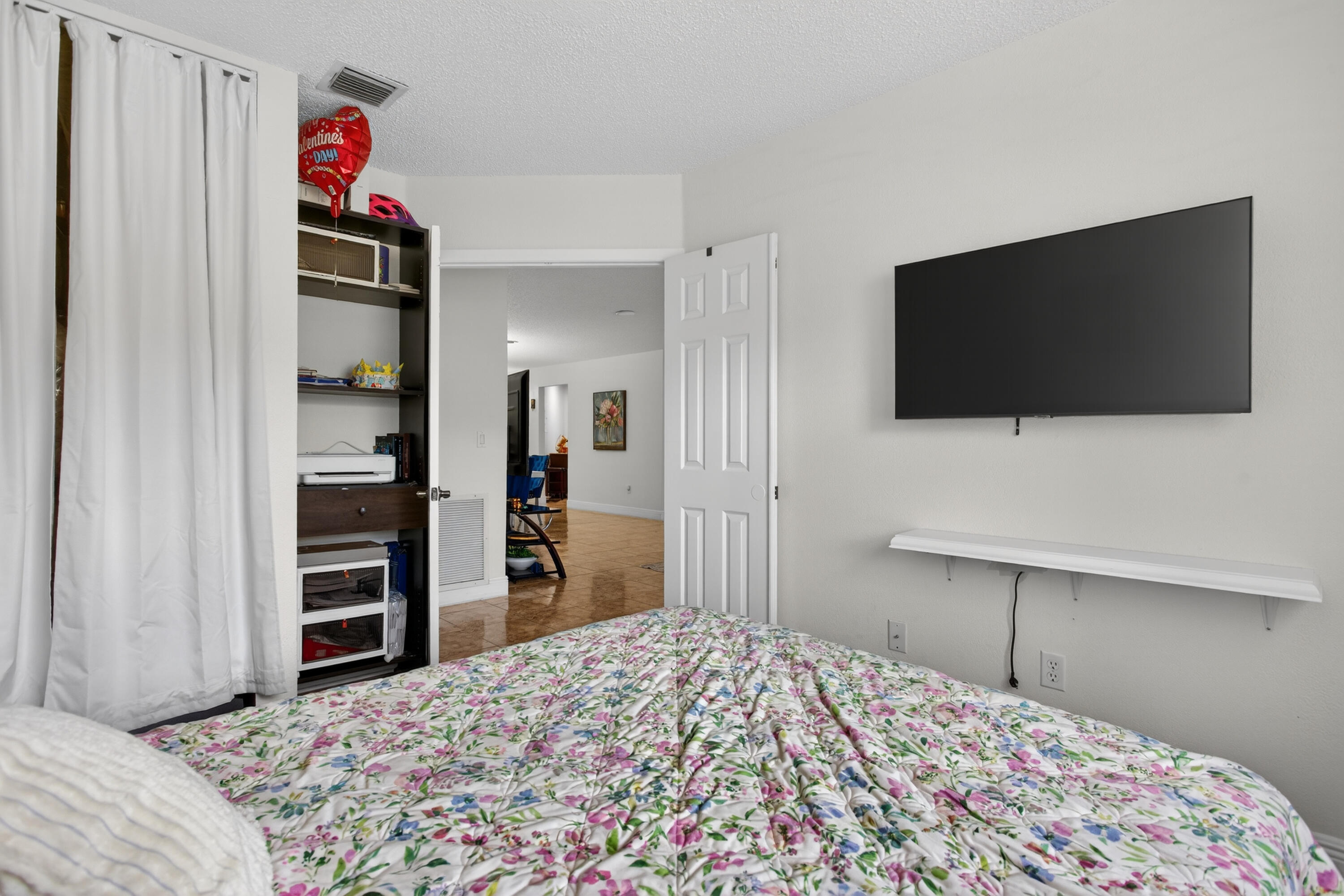 BAYVIEW VILLAGE E CONDO - Residential