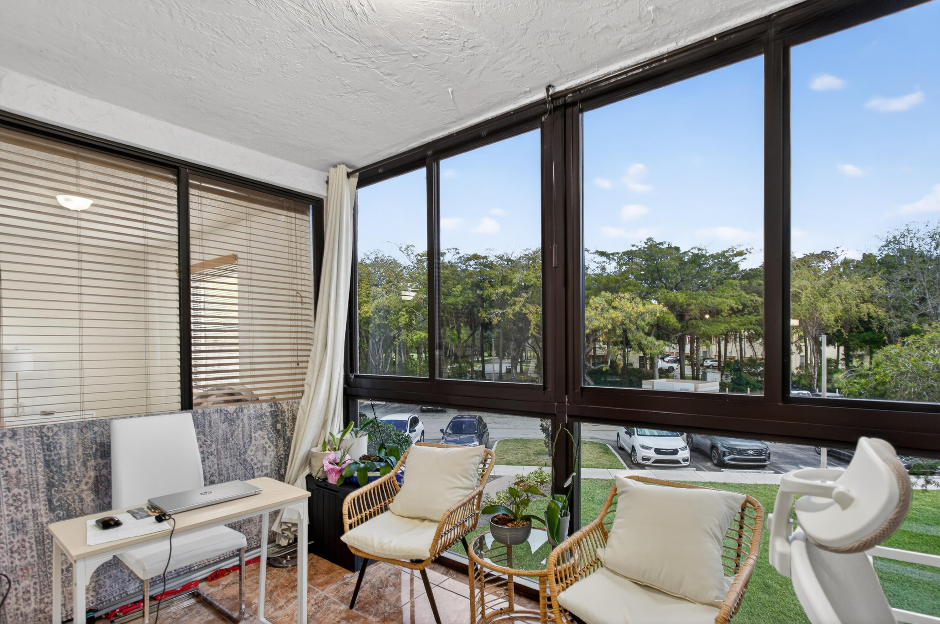 BAYVIEW VILLAGE E CONDO - Residential