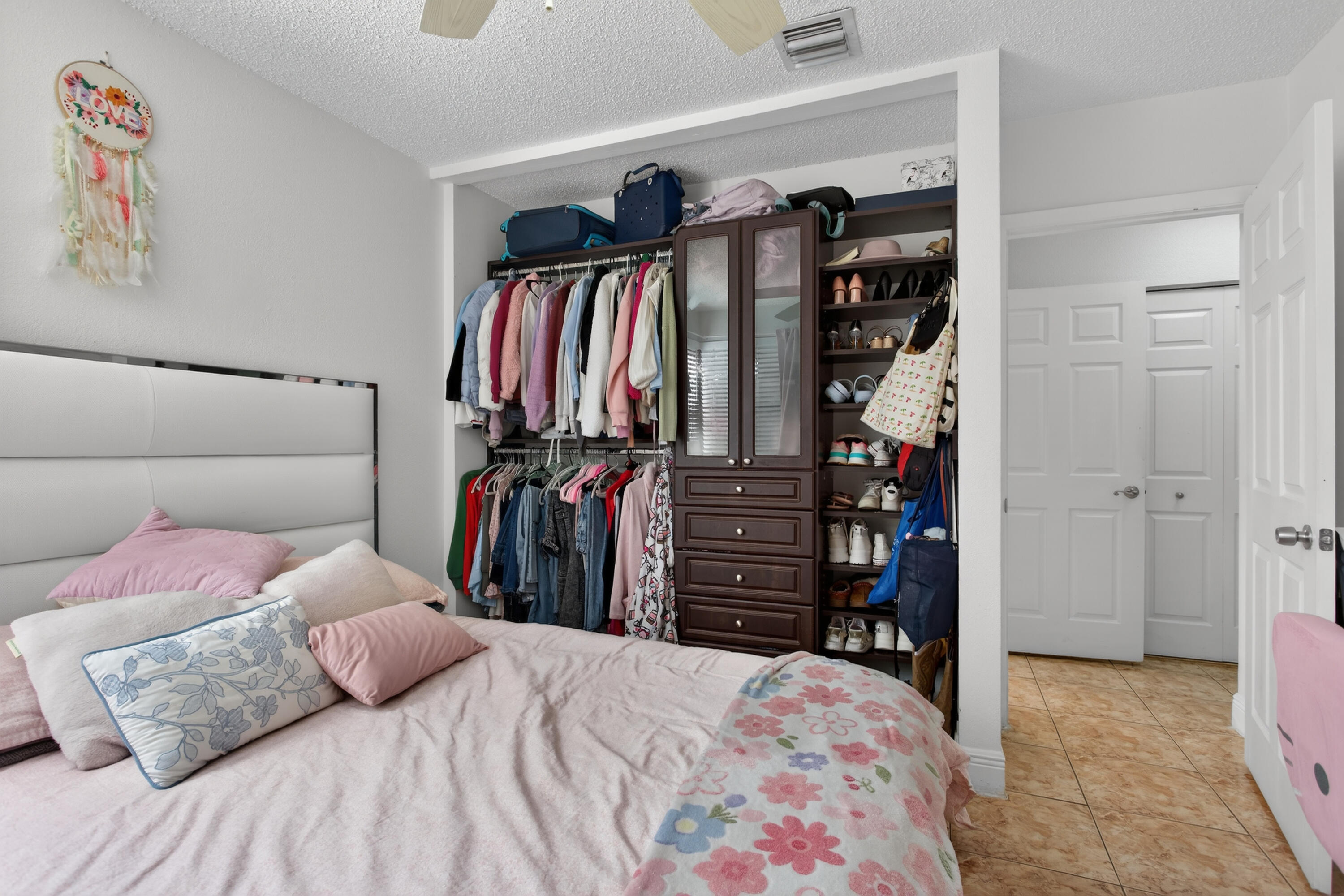 BAYVIEW VILLAGE E CONDO - Residential