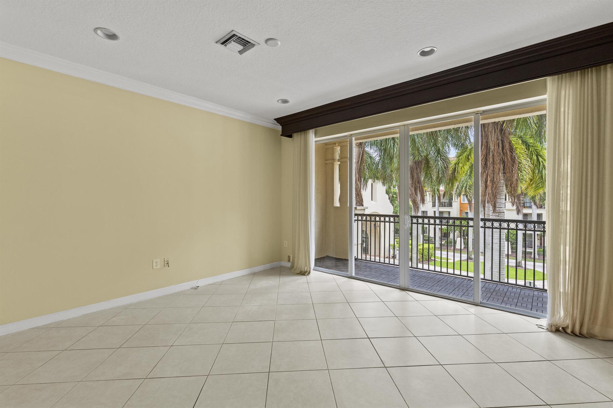 VILLA BIARRITZ CONDO - Residential