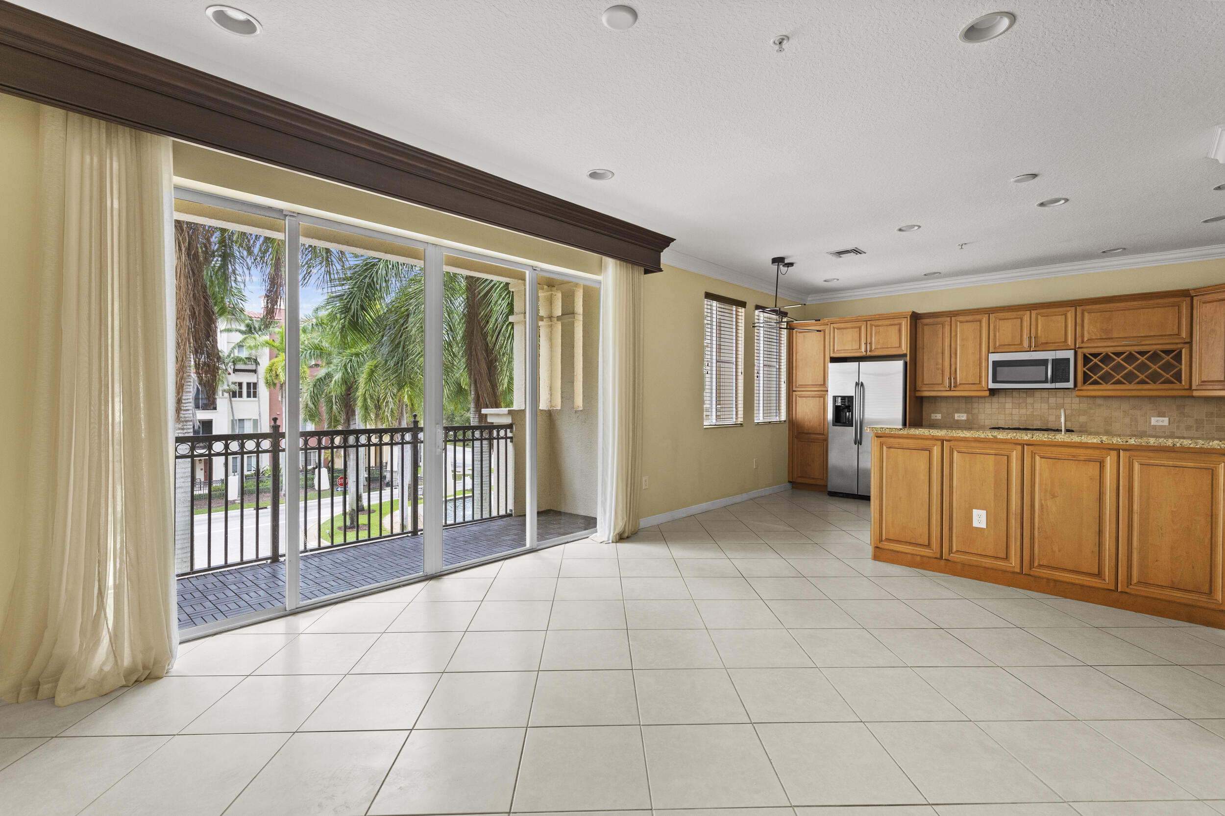 VILLA BIARRITZ CONDO - Residential