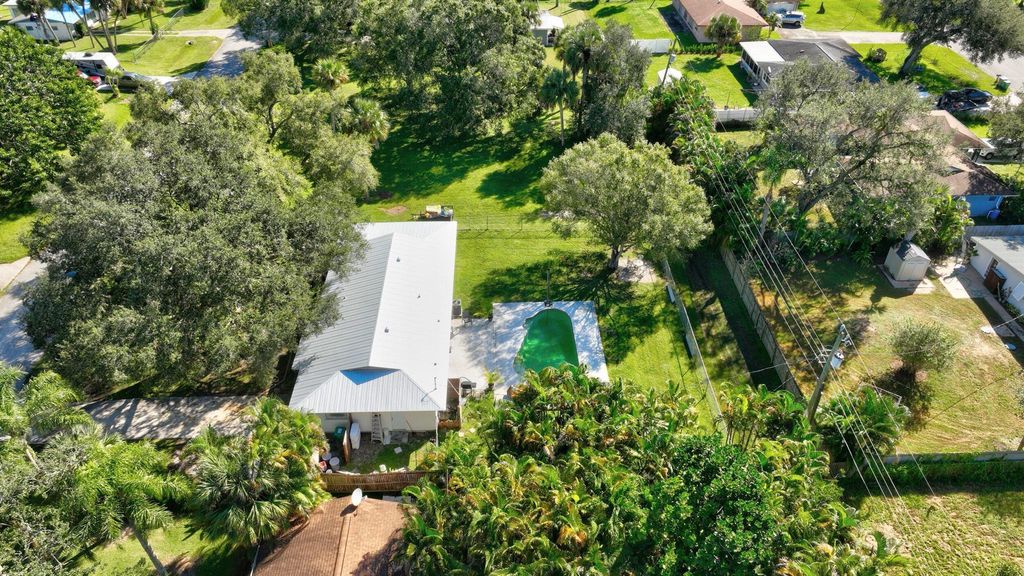 Photo of 7507 Pacific Avenue, Fort Pierce, FL 34951 (MLS # R10927883)