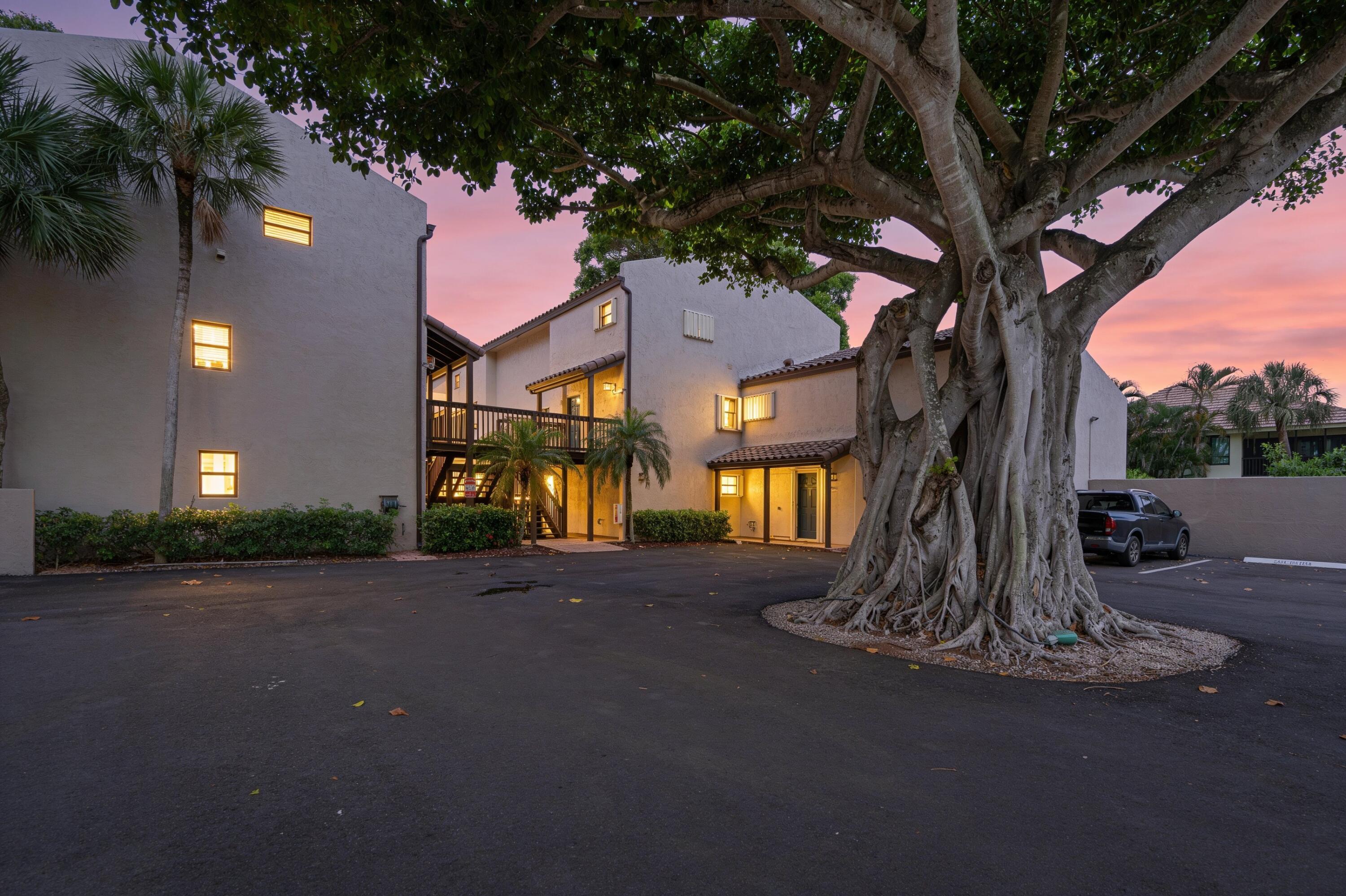 149 NW 70th ST 302b, Boca Raton FL 33487