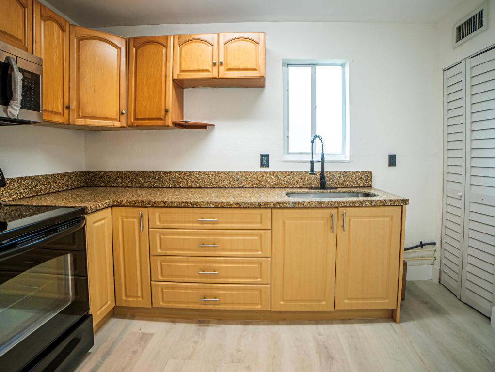 Hollywood Beach Gardens - Residential