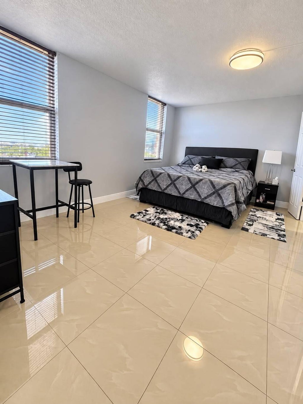 Photo of 427 GOLDEN ISLES Drive #10D, Hallandale Beach, FL 33009 (MLS # B26076962)