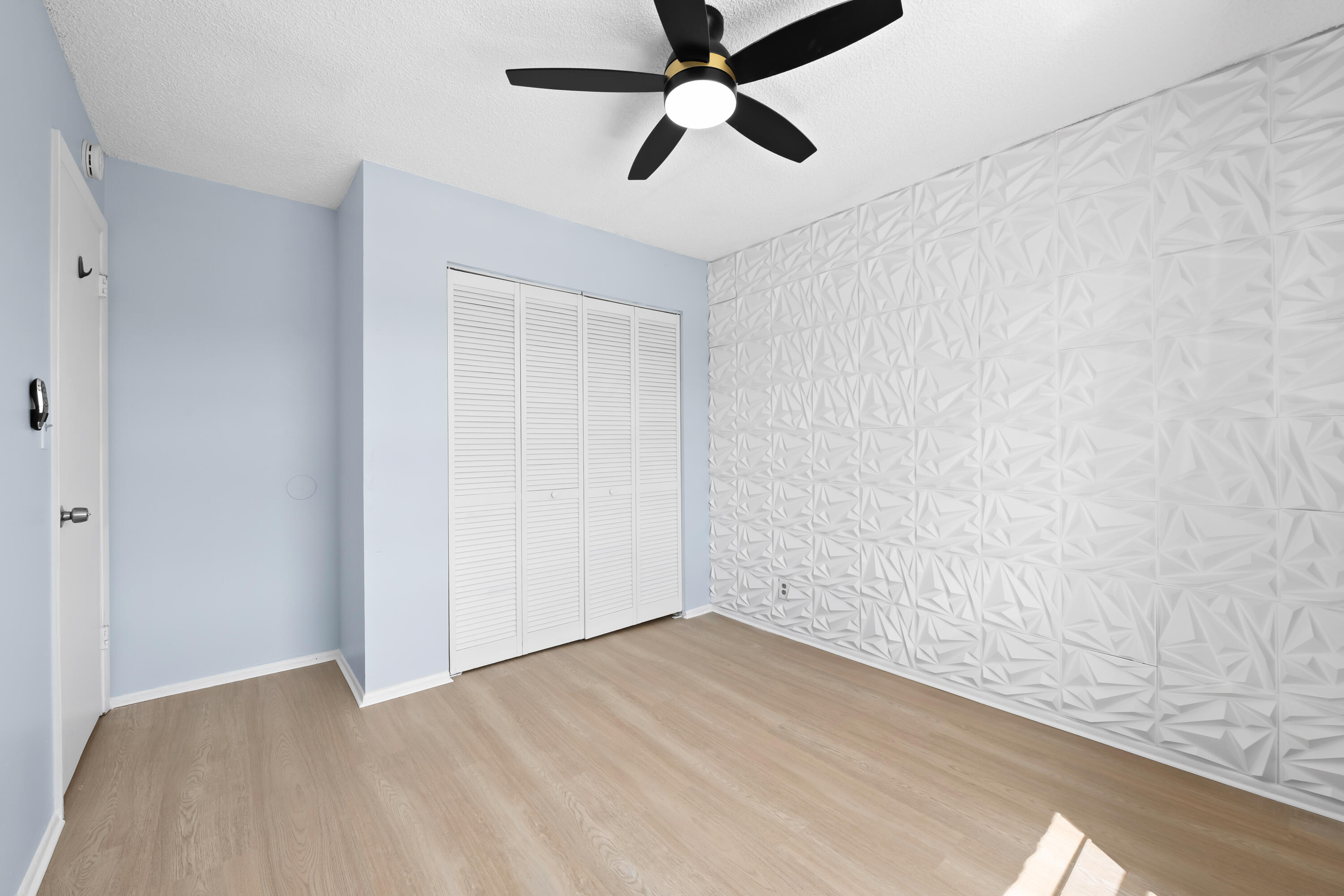 VICTORIA SQUARE CONDO - Residential Lease