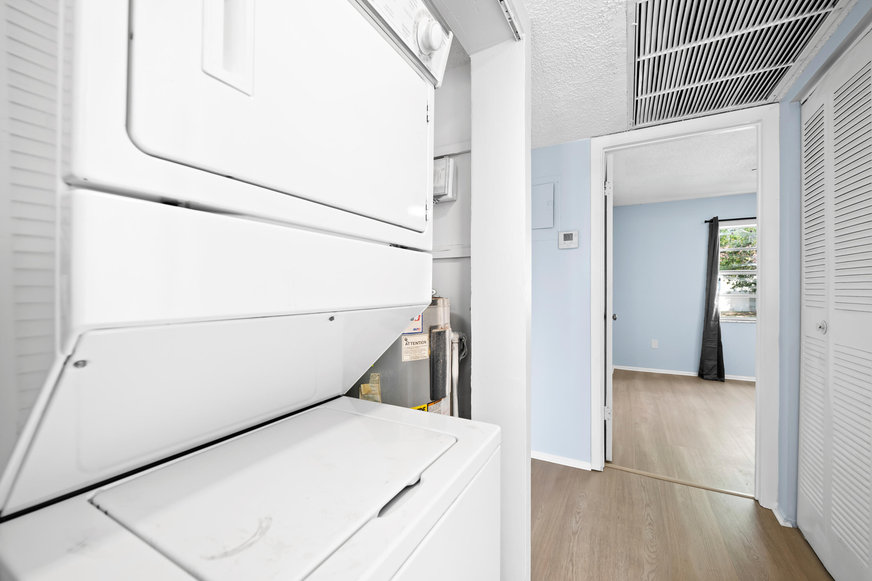 VICTORIA SQUARE CONDO - Residential Lease