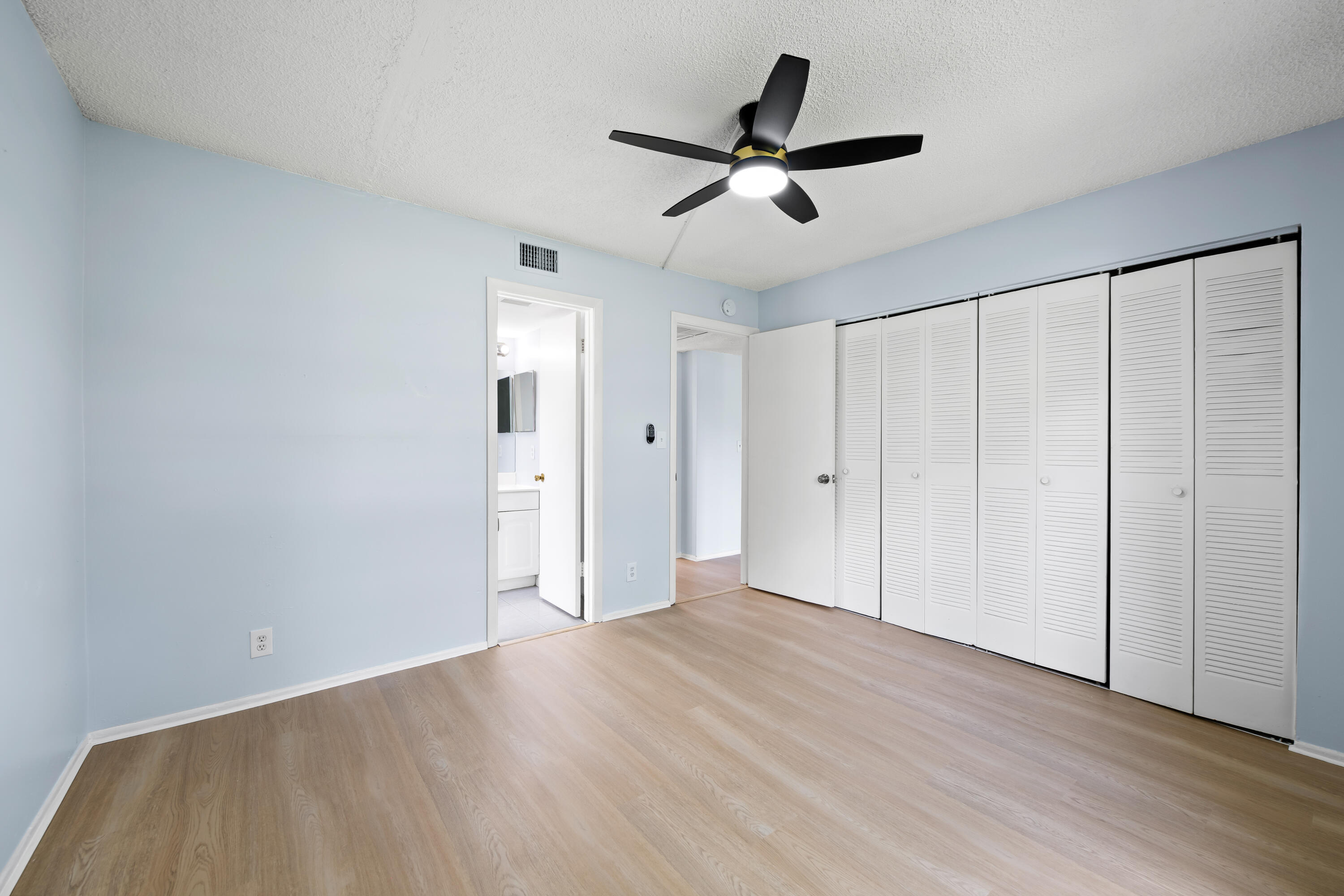 VICTORIA SQUARE CONDO - Residential Lease