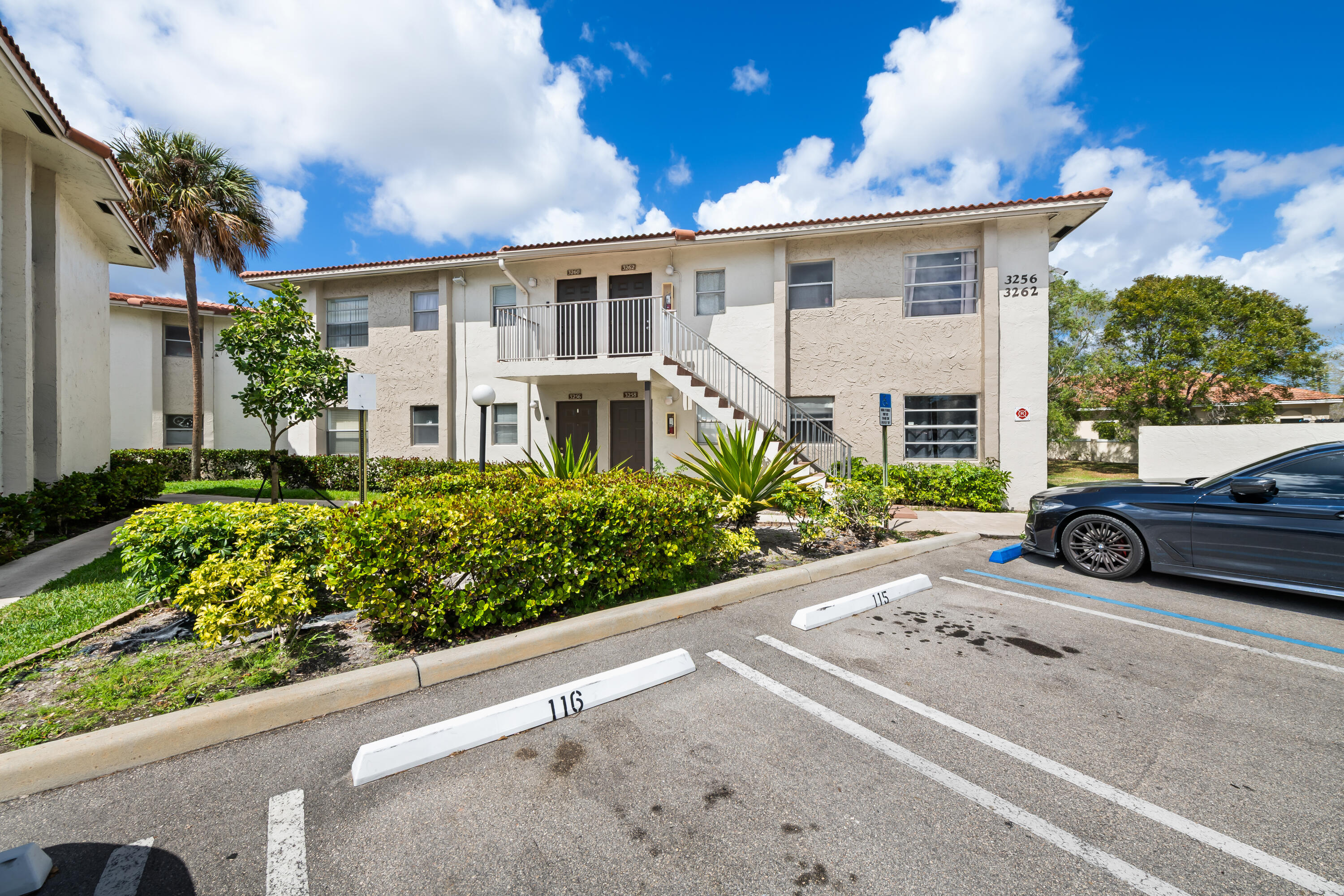 VICTORIA SQUARE CONDO - Residential Lease