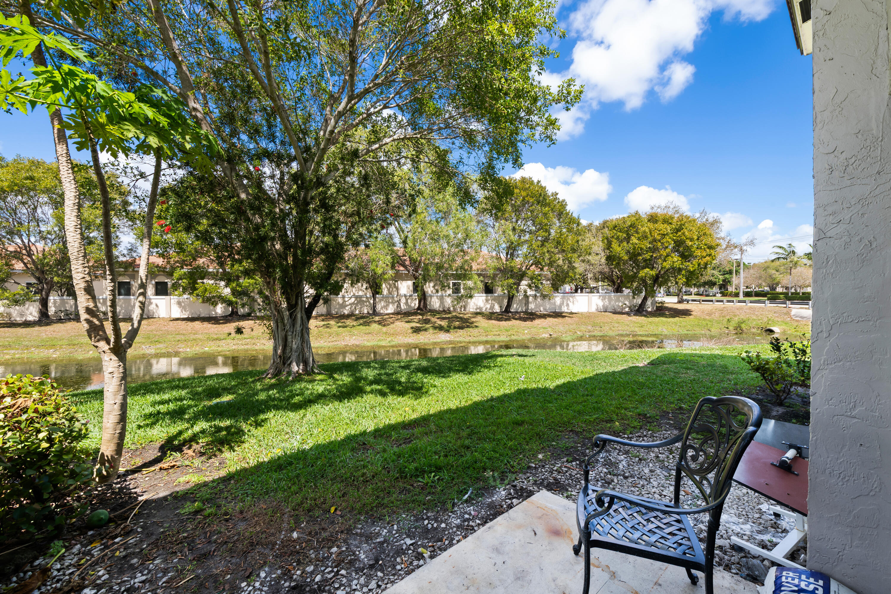 VICTORIA SQUARE CONDO - Residential Lease