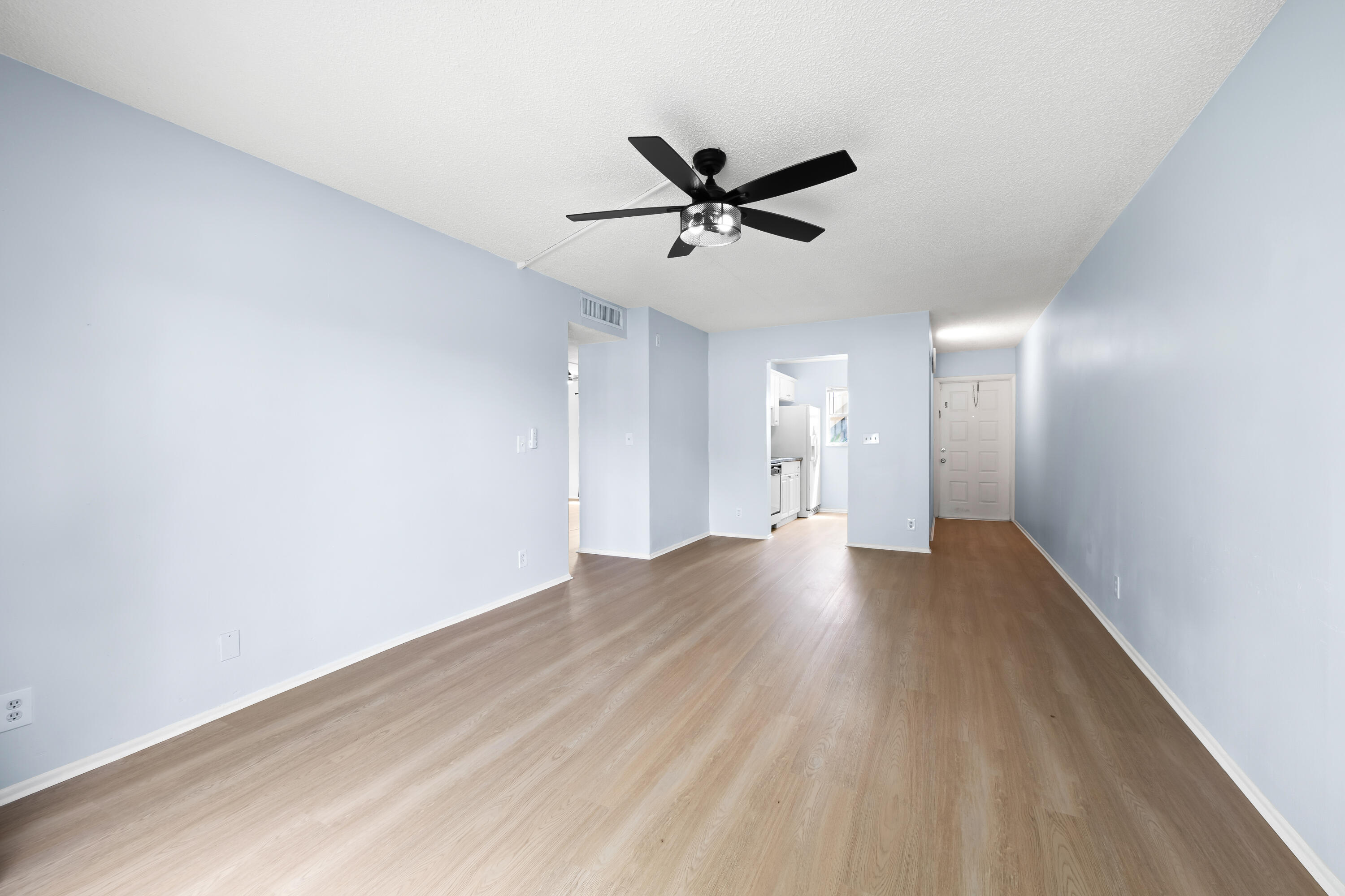 VICTORIA SQUARE CONDO - Residential Lease