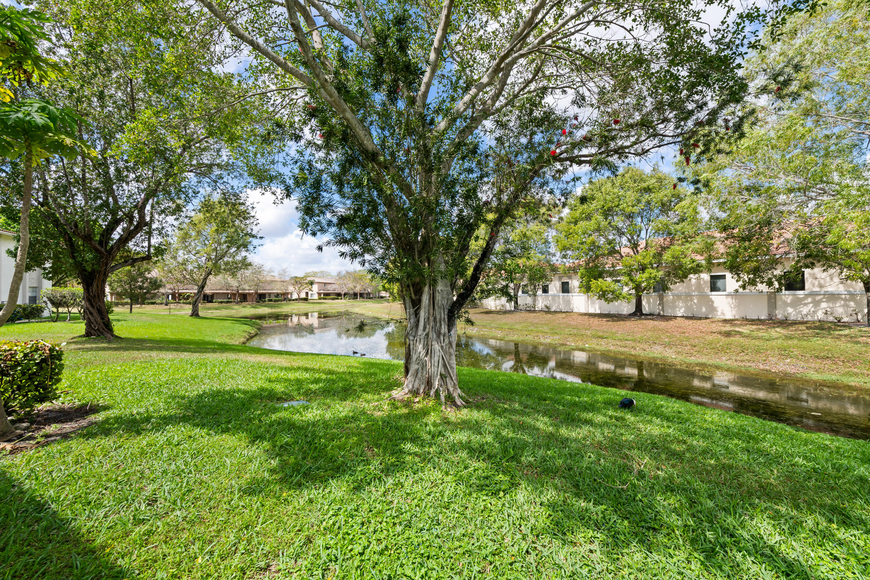 VICTORIA SQUARE CONDO - Residential Lease