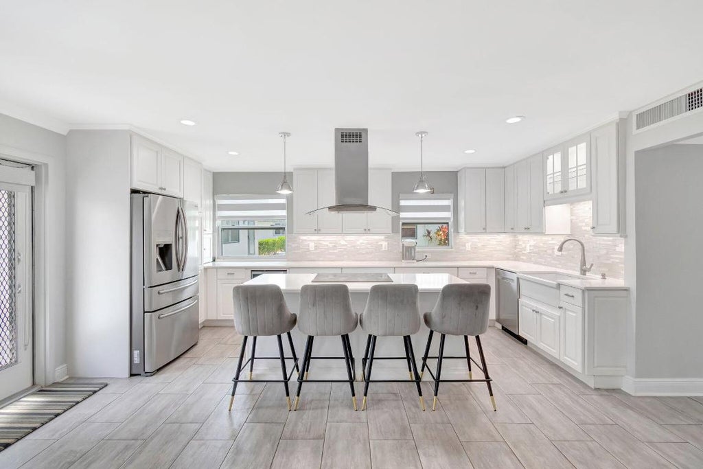 Photo of 76 Waterford D, Delray Beach, FL 33446 (MLS # R11077695)