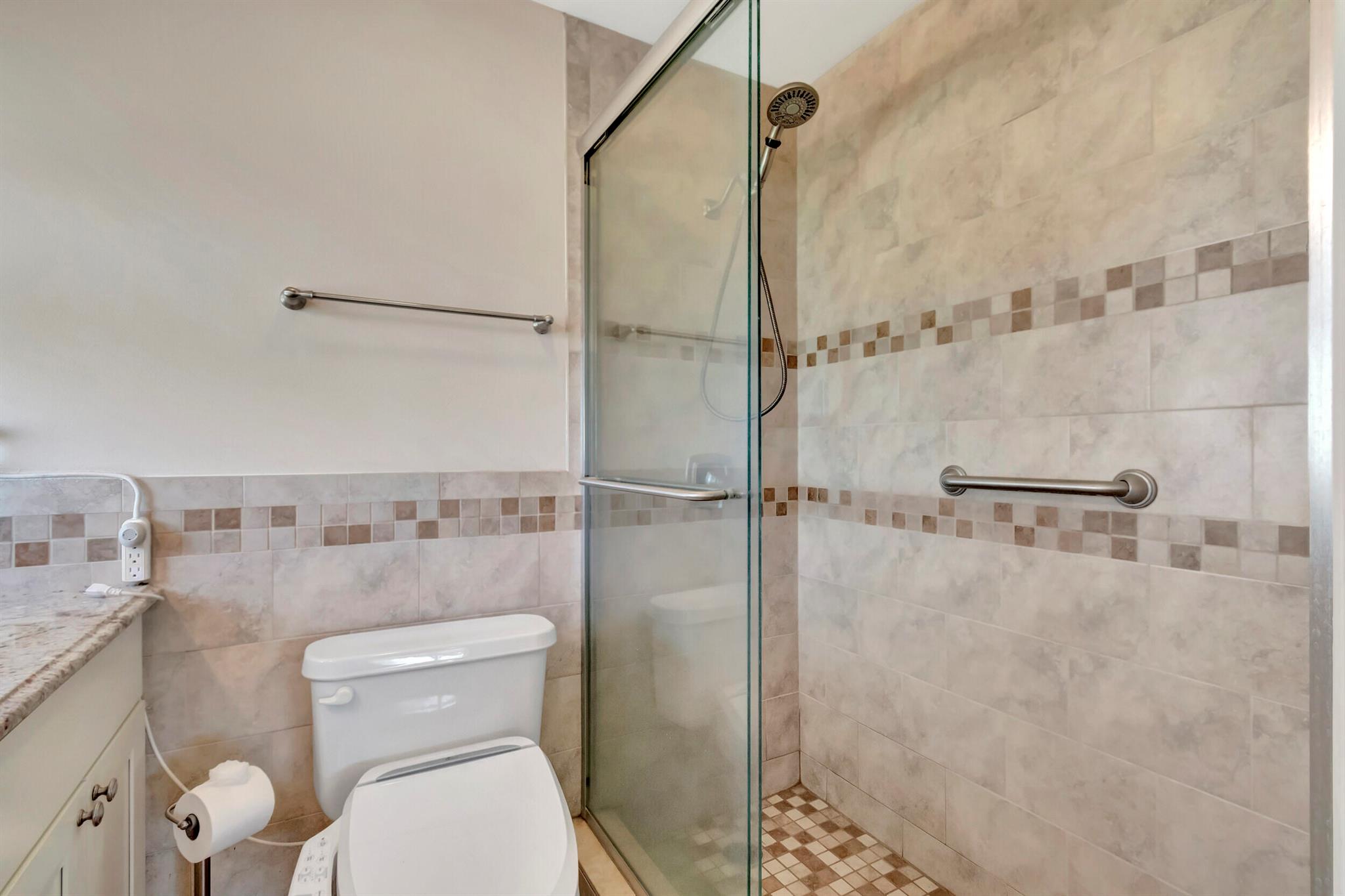 COUNTRY MANORS - Residential