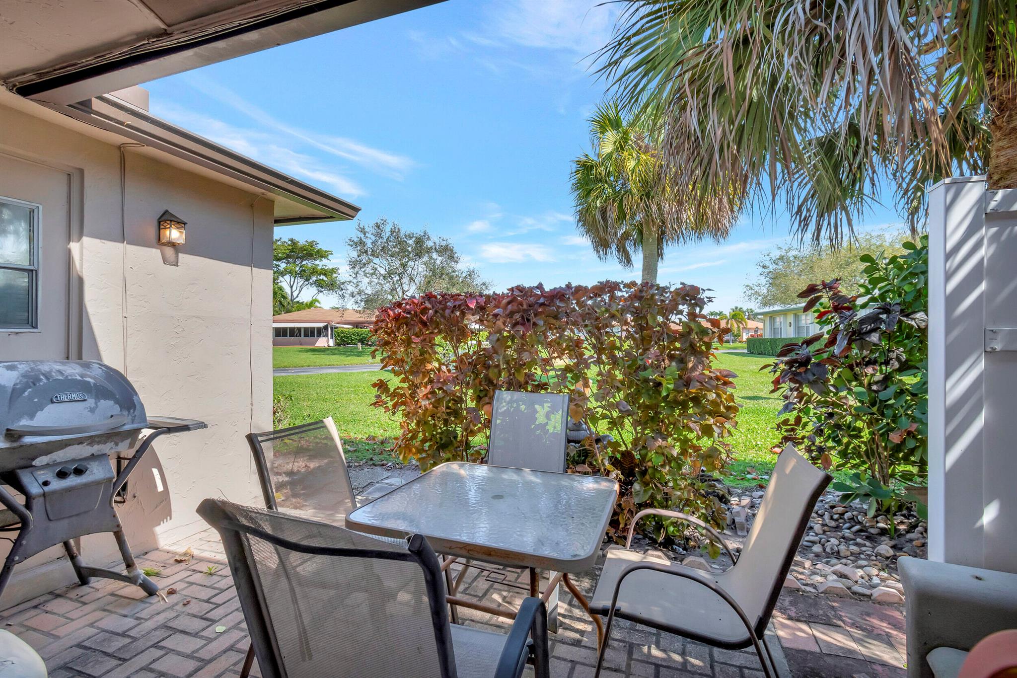 COUNTRY MANORS - Residential