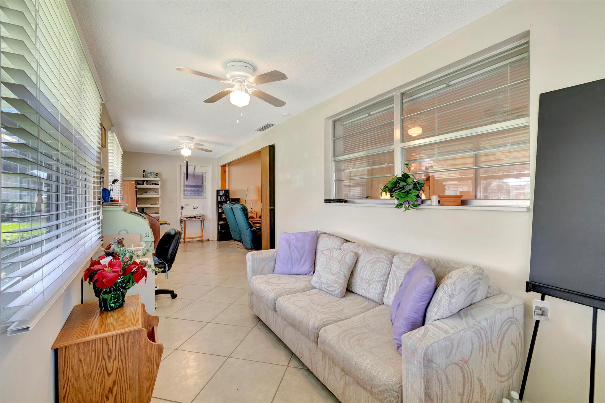 COUNTRY MANORS - Residential