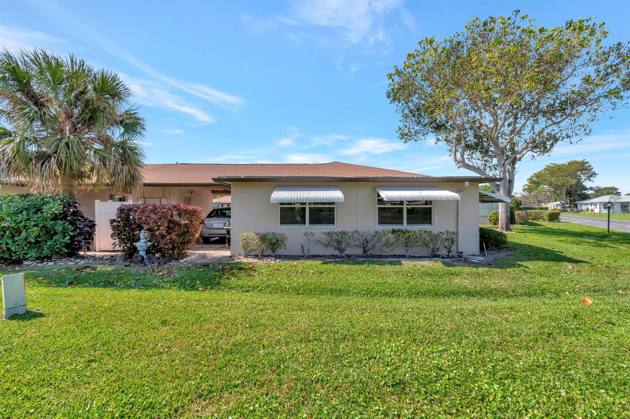 COUNTRY MANORS - Residential