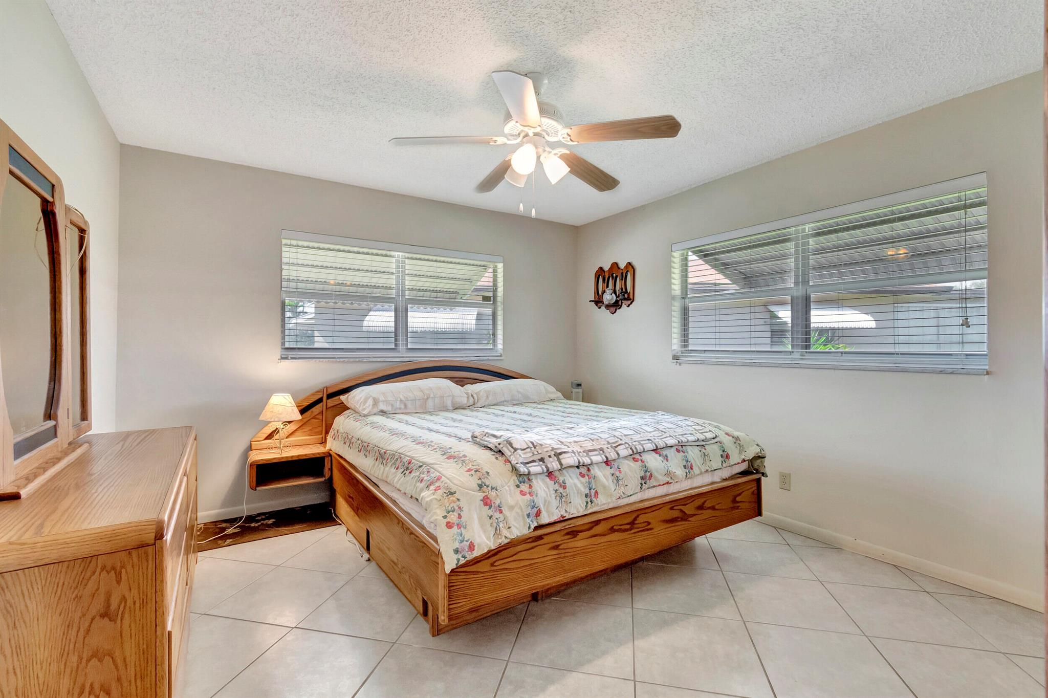 COUNTRY MANORS - Residential