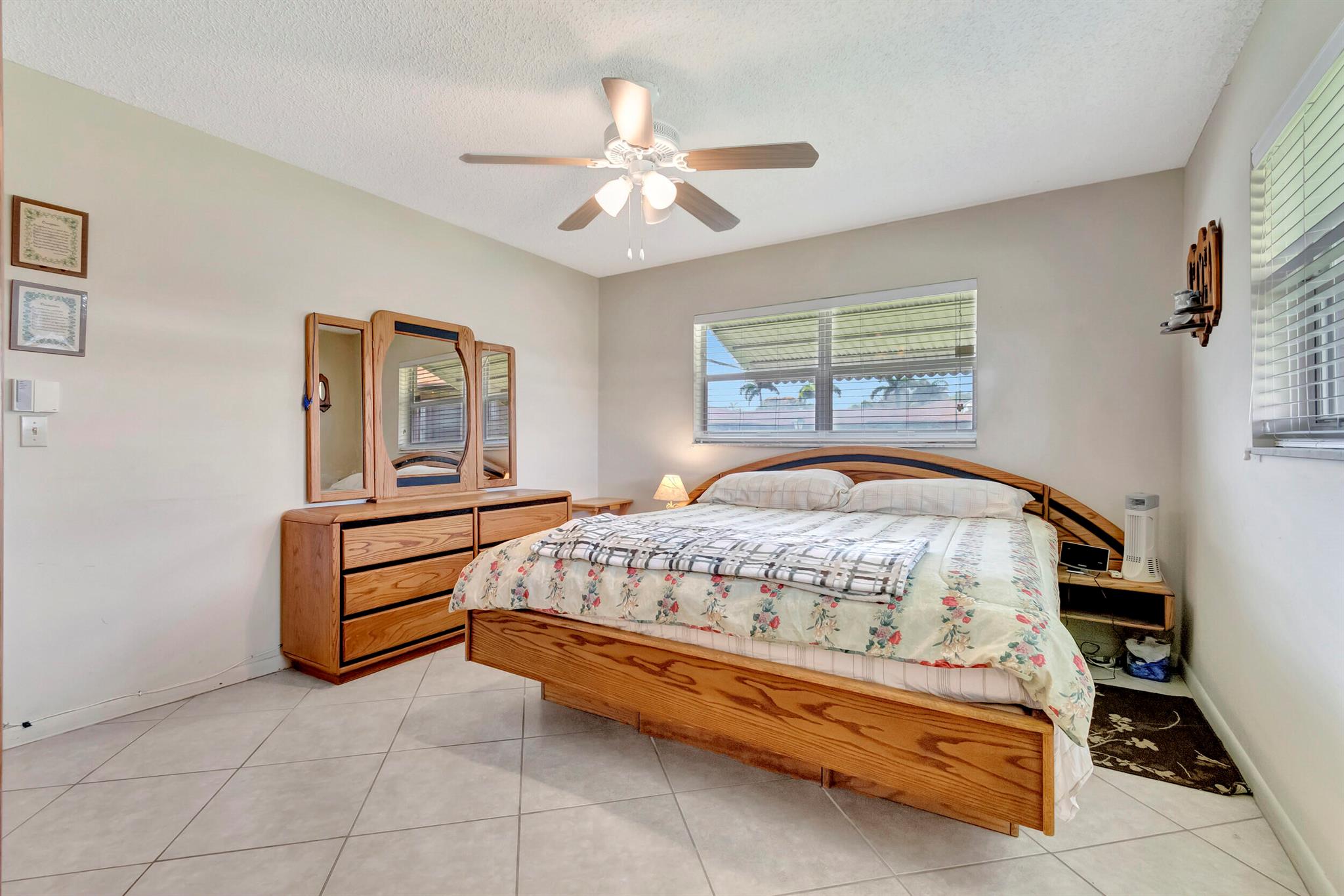 COUNTRY MANORS - Residential