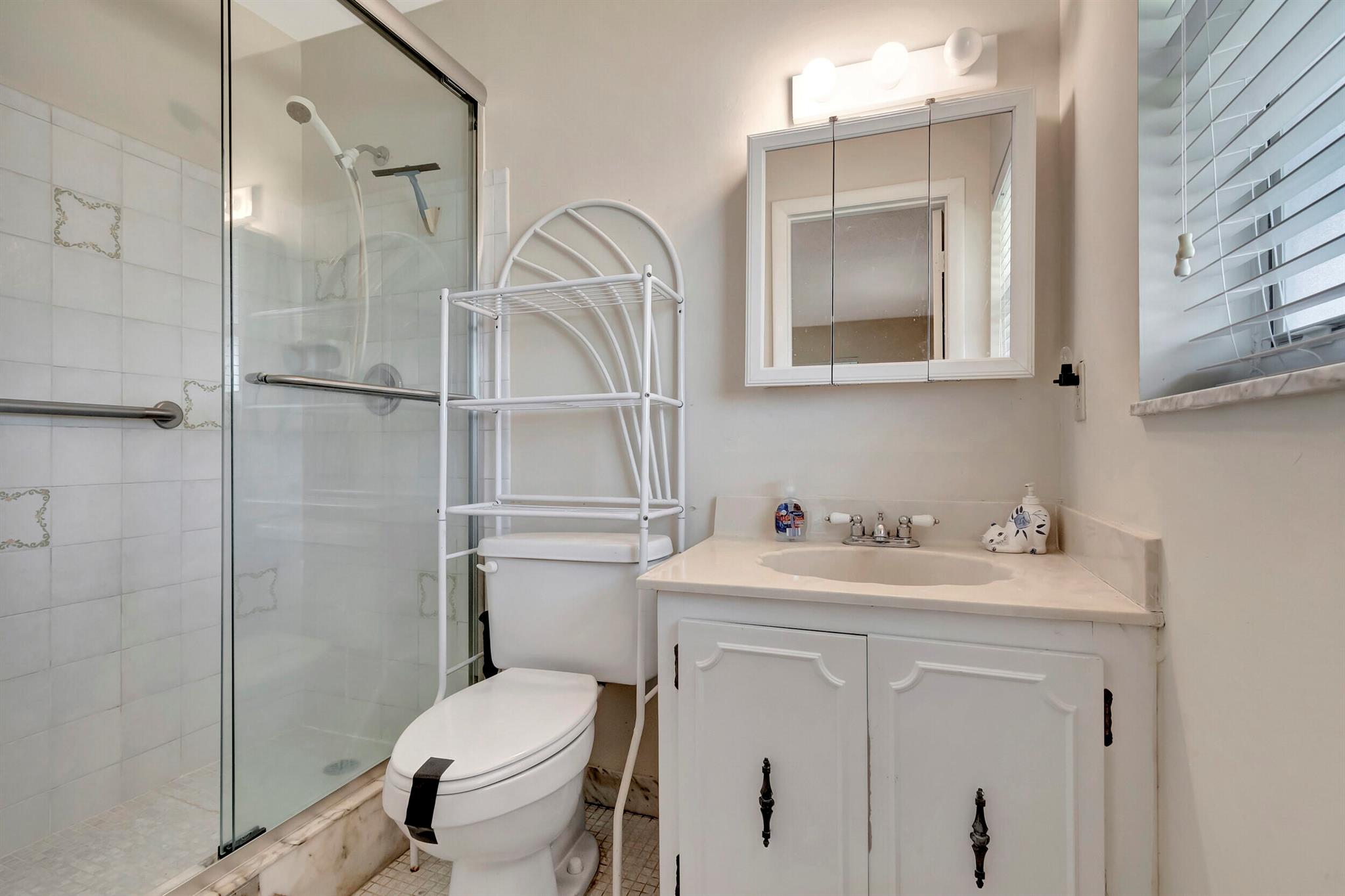 COUNTRY MANORS - Residential