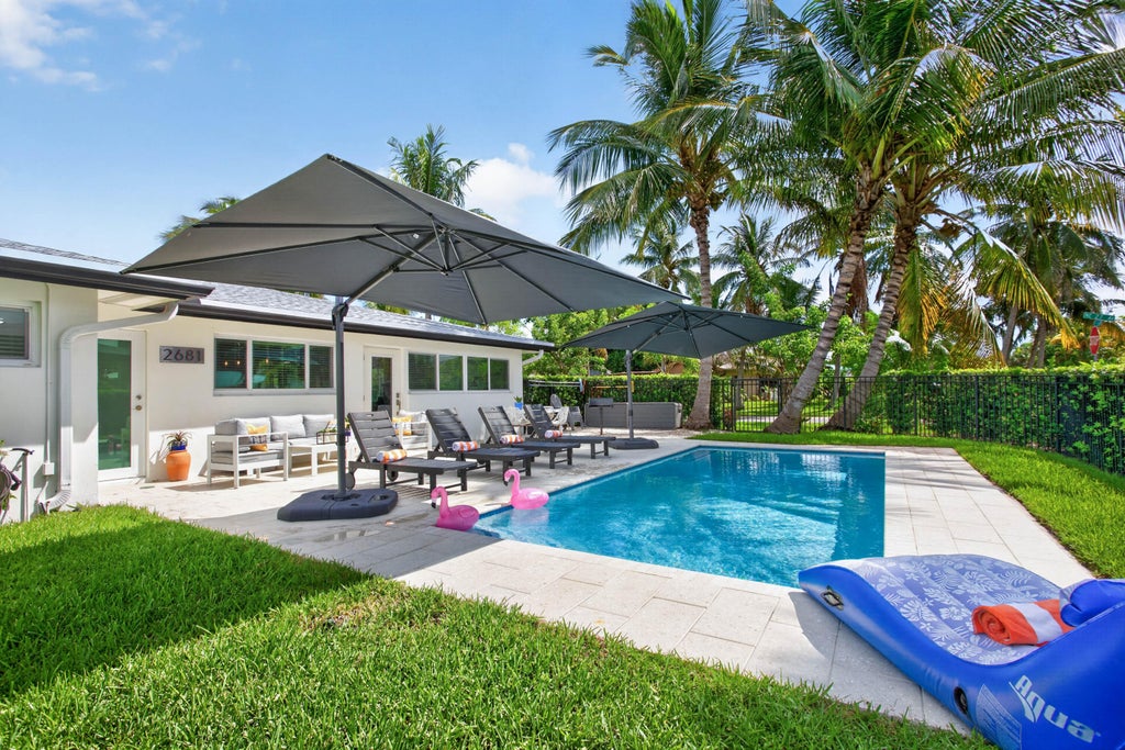 Photo of 2681 NE 16TH Street, Pompano Beach, FL 33062 (MLS # B26078314)