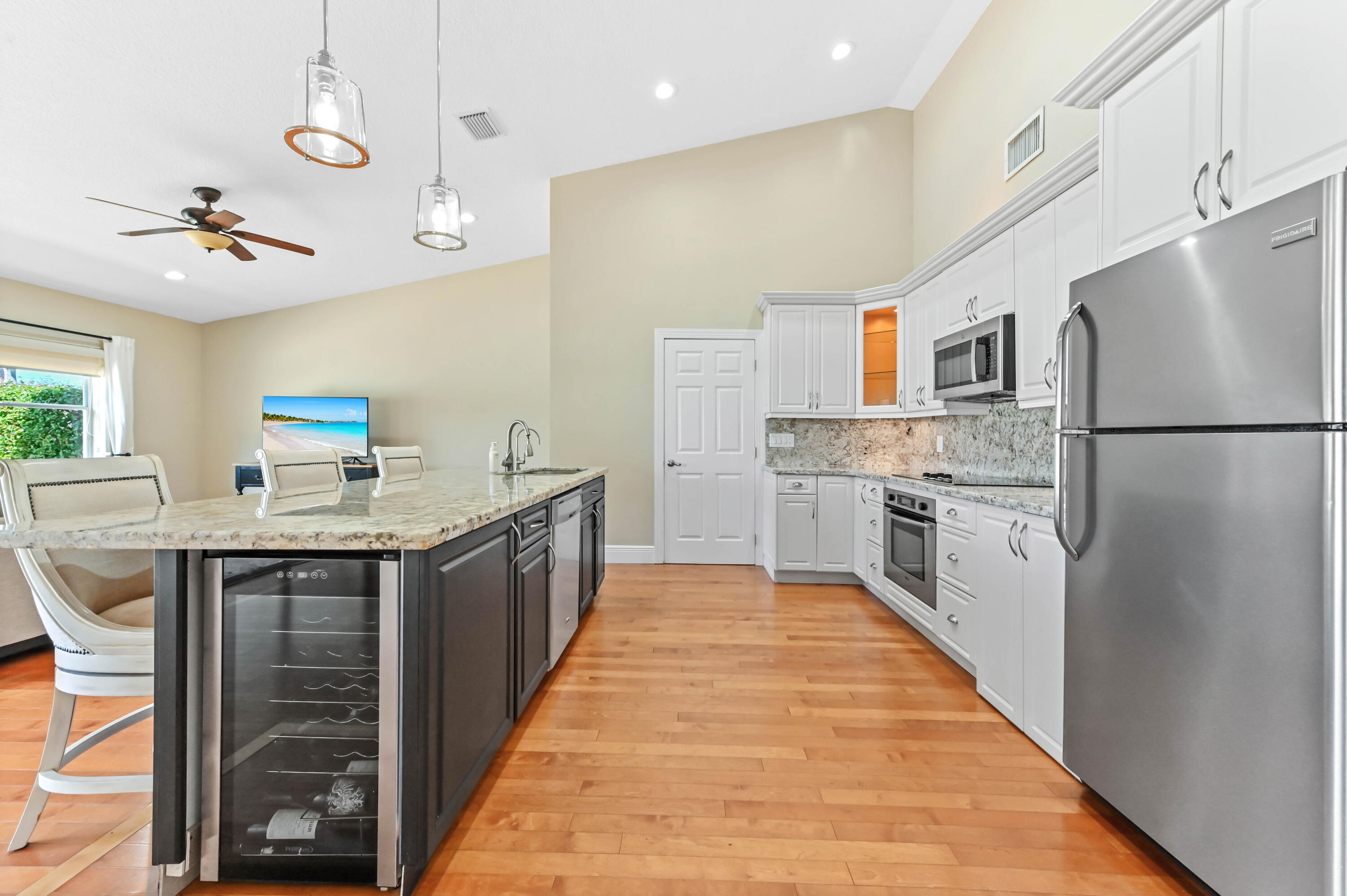 BALBOA POINT BOCA GOLF & TENNIS CLUB - Residential Lease