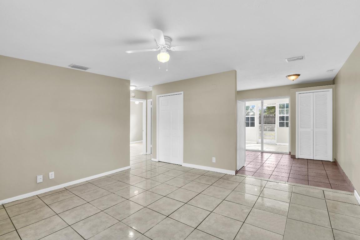 SEACREST ESTATES - Residential Lease