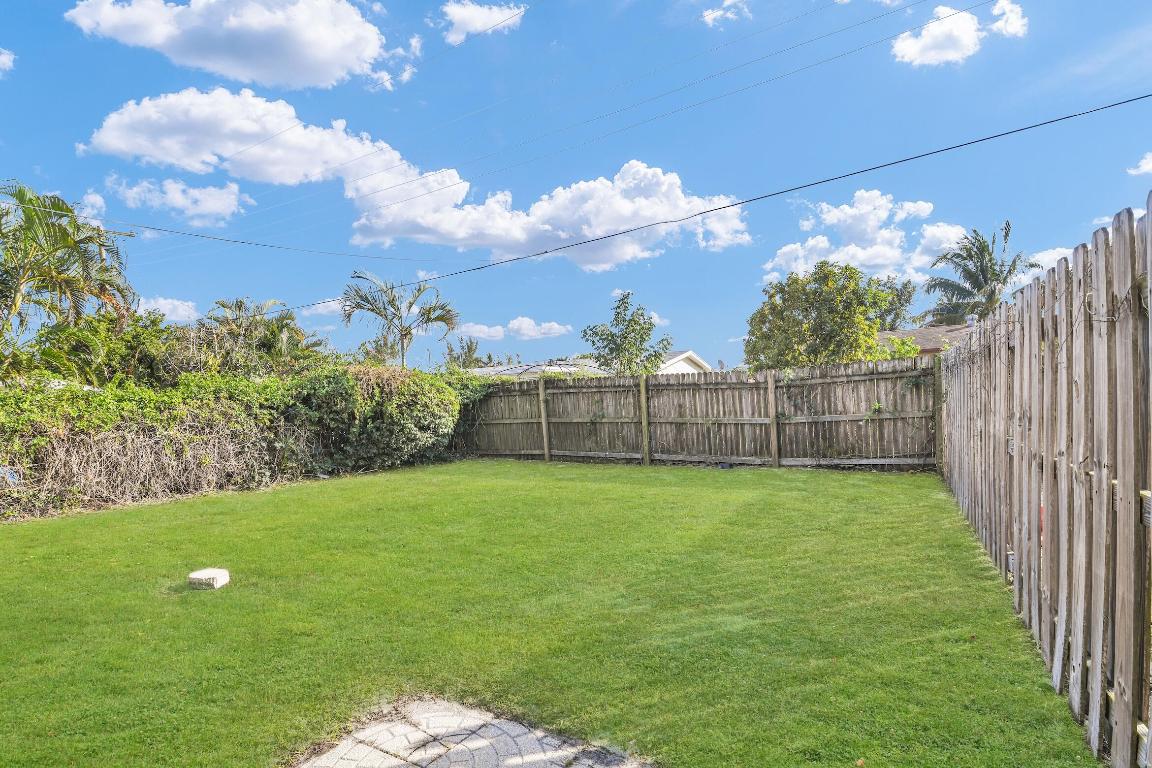 SEACREST ESTATES - Residential Lease