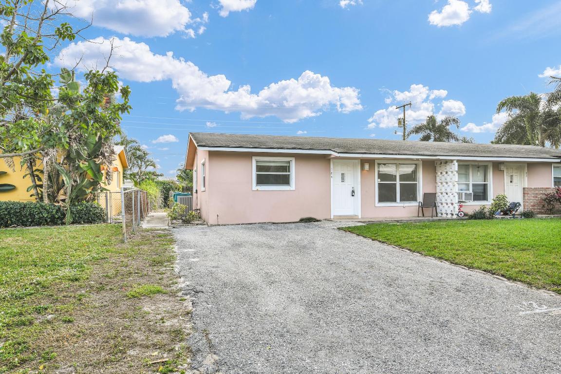 SEACREST ESTATES - Residential Lease