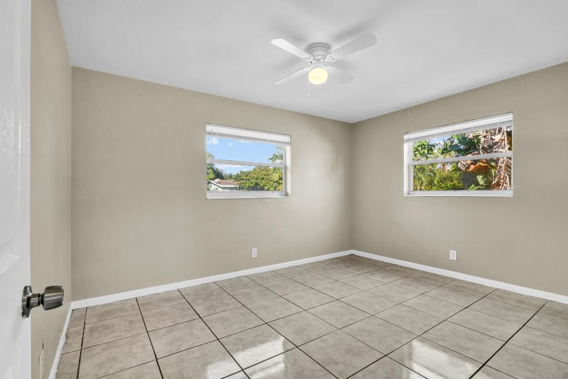 SEACREST ESTATES - Residential Lease