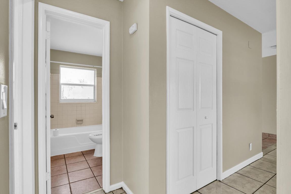 SEACREST ESTATES - Residential Lease