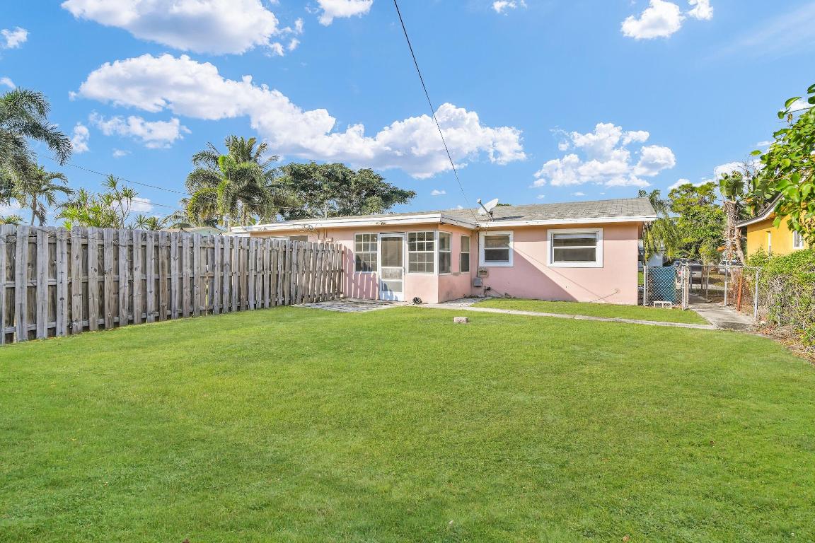 SEACREST ESTATES - Residential Lease