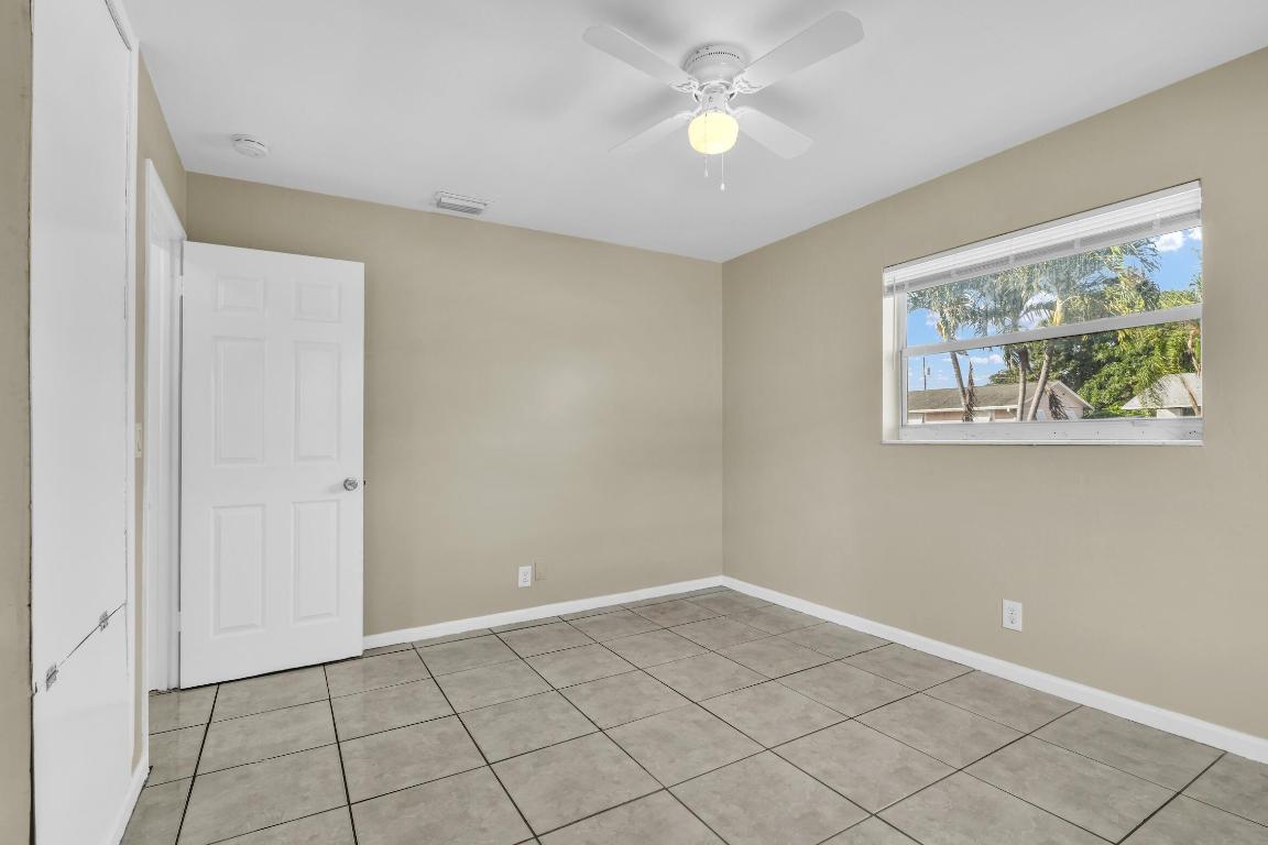 SEACREST ESTATES - Residential Lease