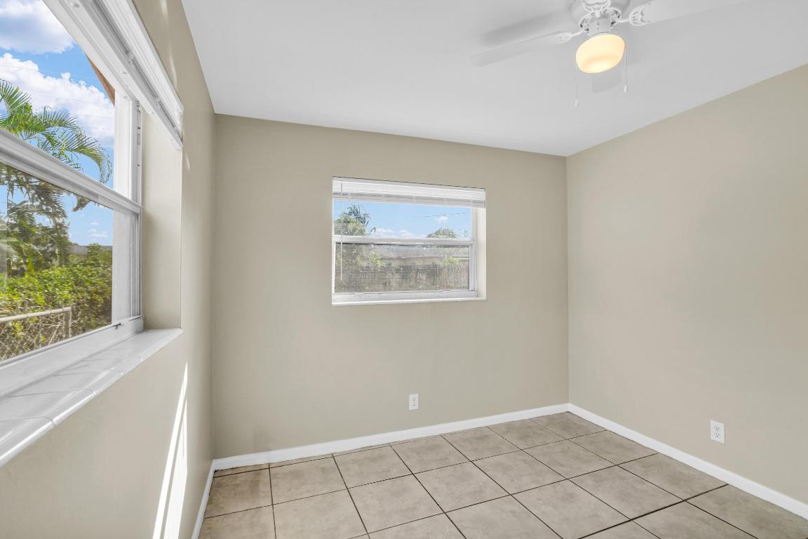 SEACREST ESTATES - Residential Lease