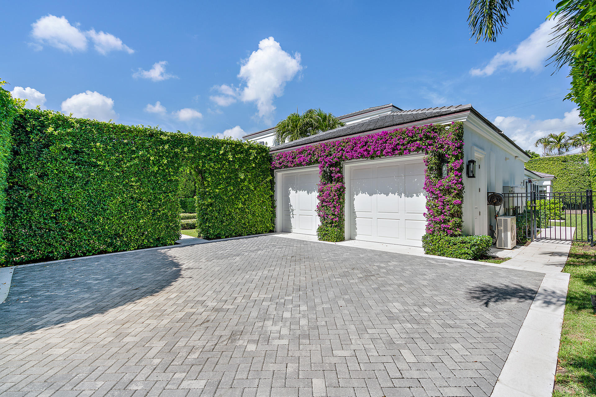 ADAMS CIRCLE - Residential