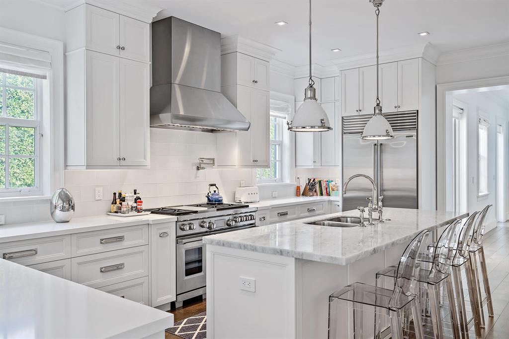 ADAMS CIRCLE - Residential