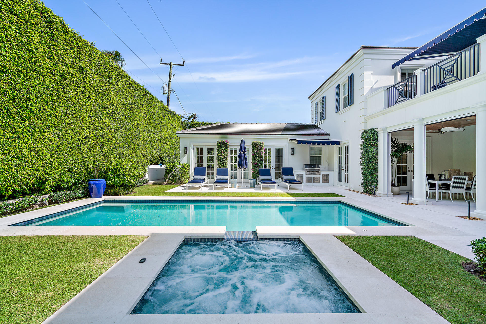 ADAMS CIRCLE - Residential