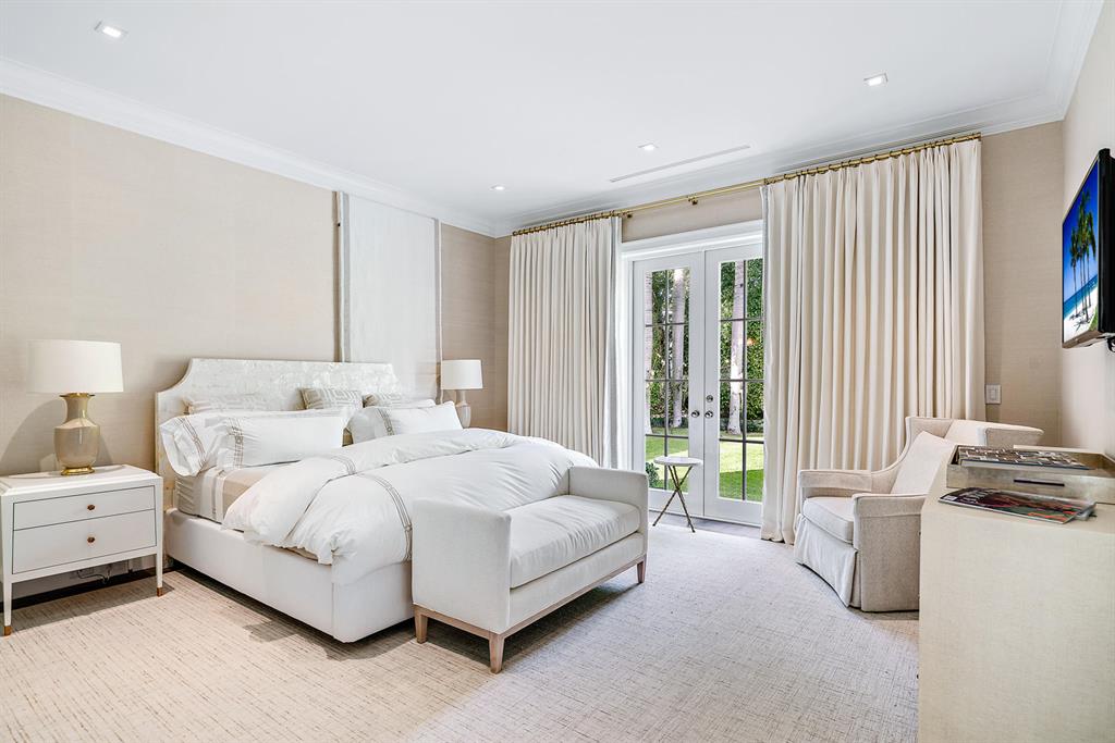 ADAMS CIRCLE - Residential