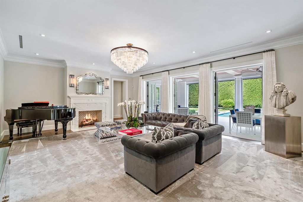 ADAMS CIRCLE - Residential