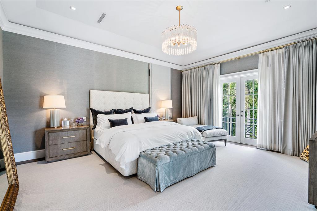 ADAMS CIRCLE - Residential