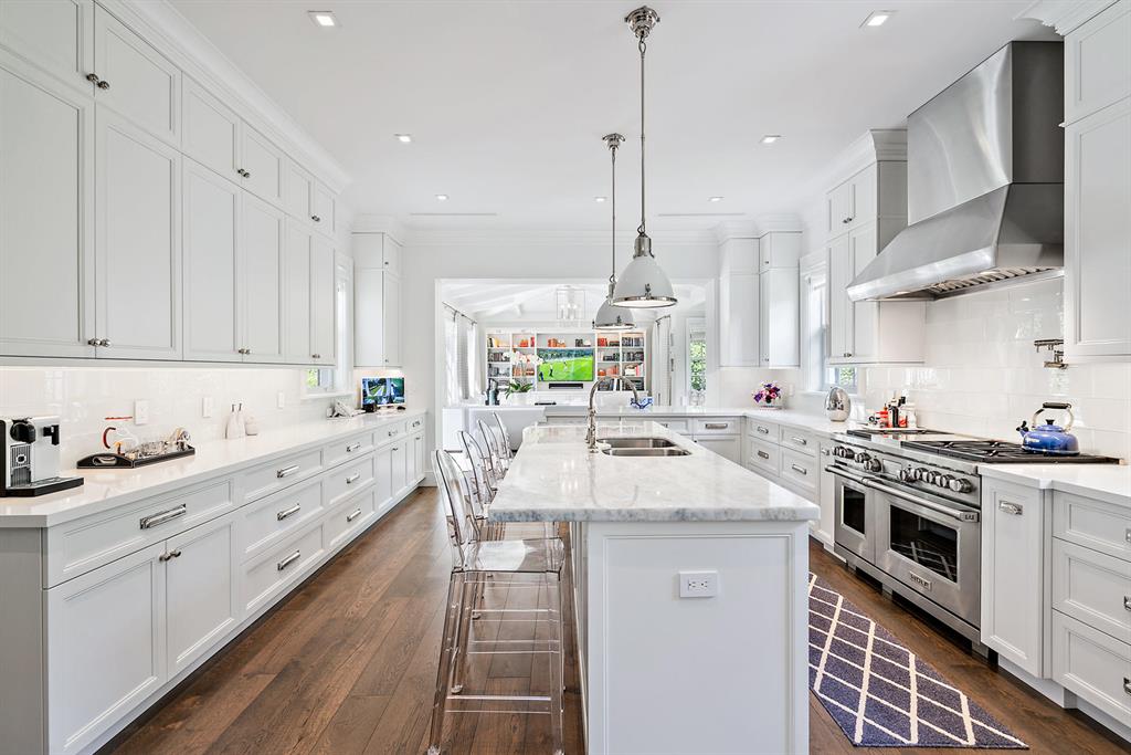 ADAMS CIRCLE - Residential